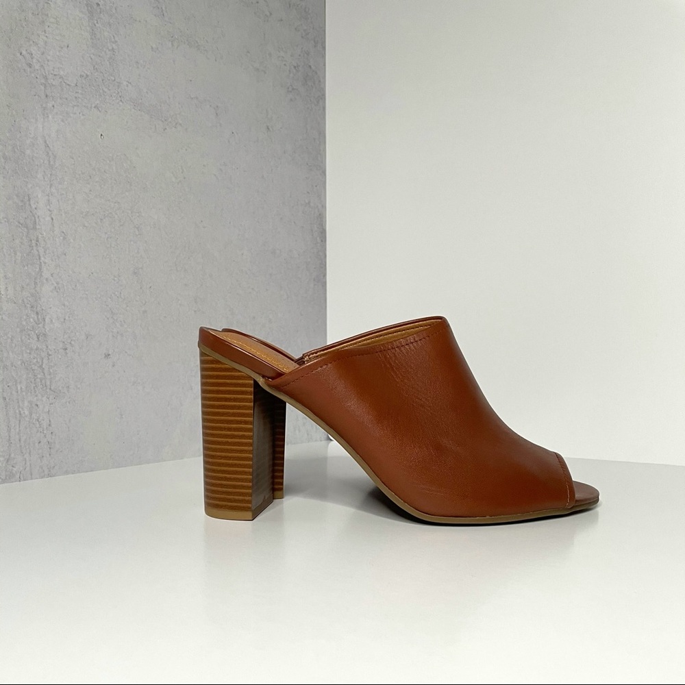 Kenneth Cole "Tart Ache" Leather Mule *new in box*